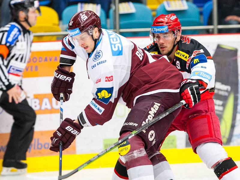 18. kolo hokejové Tipsport extraligy: Mountfield Hradec Králové – HC Sparta Praha 2:5 (0:2, 2:2, 0:1).