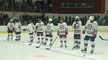 Exhibiční zápas ke dvaceti letům letňanského klubu si zahrály české hokejové hvězdy.