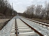 Položené nové kolejnice na tramvajové trati mezi Krejcárkem a Ohradou.