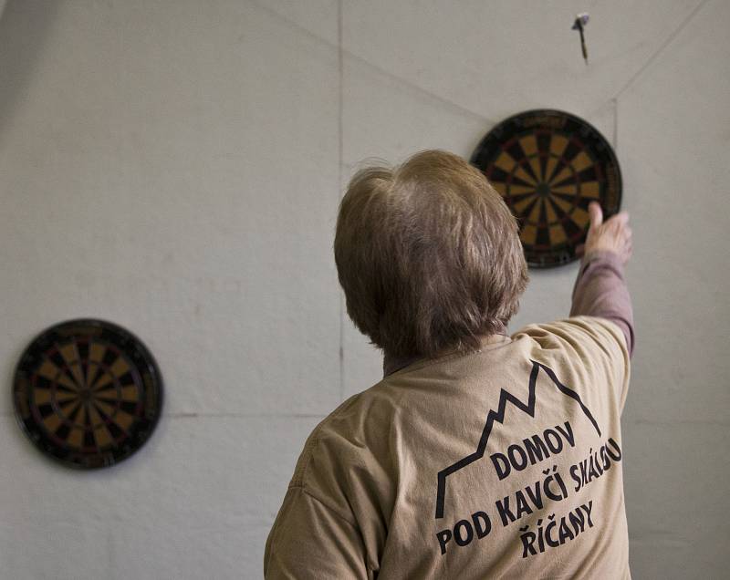 V rámci Dnů Prahy 10 se konal již 13. ročník Sportovních her seniorů v Domově pro seniory Malešice. Her se zúčastnilo osm Domovů a soutěžilo se ve čtyřech disciplínách - Šipky, Kuželky, Kimova hra  a Týmová práce.