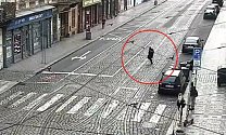 Přepadení na ulici v Praze.