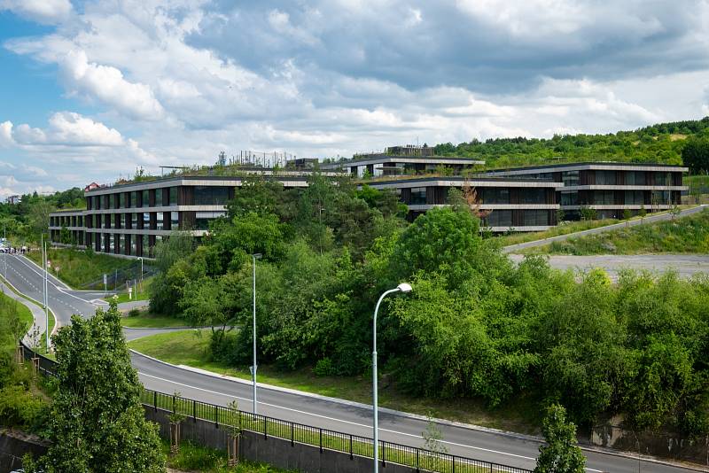 Stavba centrály ČSOB – ČSOB Kampus byla navržena tak, aby byla v souladu s okolím Radlického údolí.