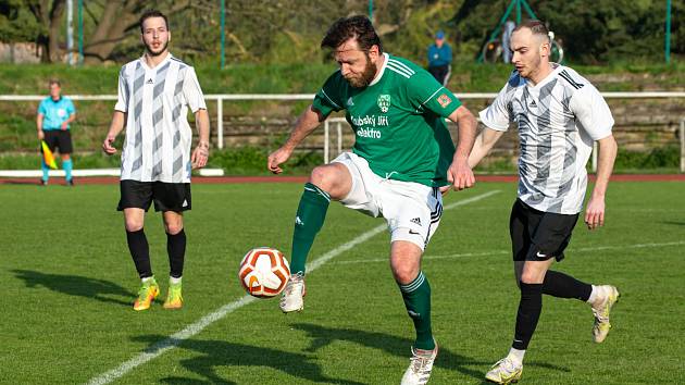 Fotbalisté Újezdu nad Lesy se dočkali prvního bodu po nekonečné sedmnáctizápasové sérii porážek.