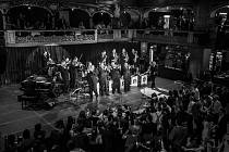 Ondřej Havelka a jeho Melody Makers dnes večer zahrají na Fidlovačce koncertní set Nejkrasší kusy saisóny.