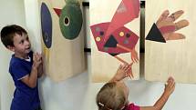 Až do 13.září denně od 9 do 17 hod. probíhá na Chvalském zámku zábavná, hravá a interaktivní výstava Rumcajs zámeckým pánem aneb Radek Pilař dětem!