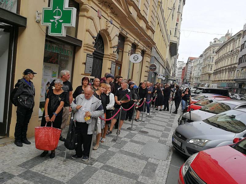 Rozloučení se zesnulou Hanou Zagorovou v pražském Divadle Kalich