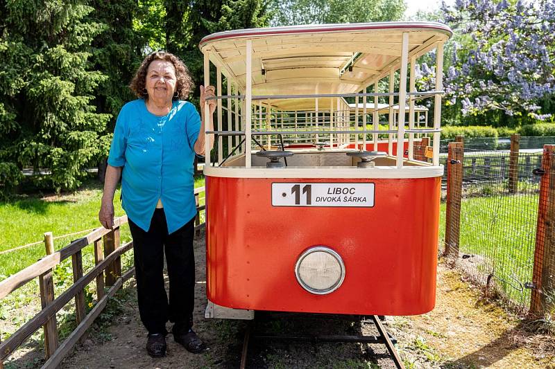 Oblíbená tramvajka v pražské zoo.