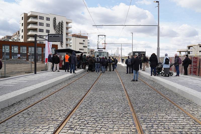 Slavnostní zahájení provozu na nové tramvajové trati Sídliště Barrandov - Holyně.