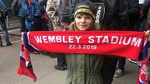 Josef Ondroušek s dcerou z Prahy ve Wembley.