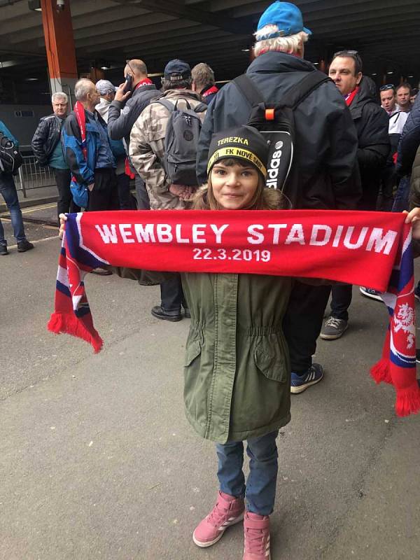 Josef Ondroušek s dcerou z Prahy ve Wembley.