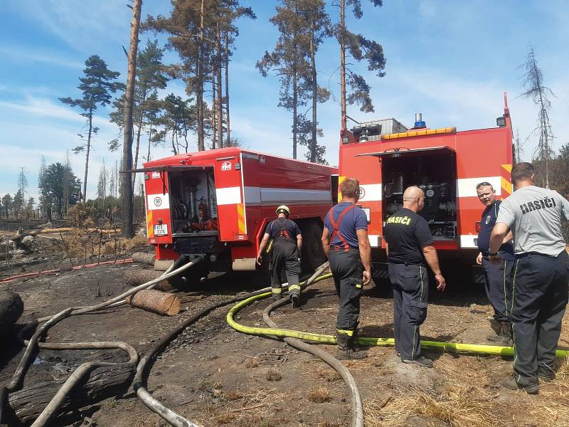 Požár Českého Švýcarska z pohledu středočeských hasičů.