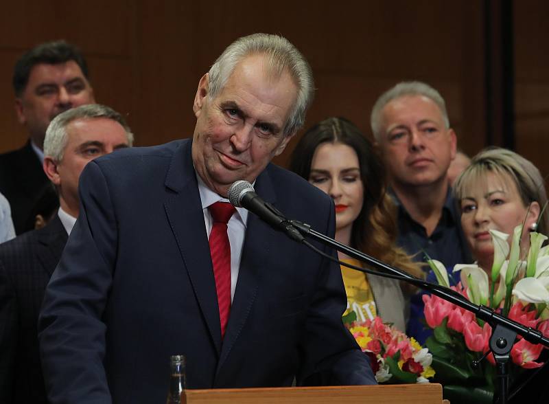 Štáb prezidenta Miloše Zemana v Top hotelu Praha. Prezident Miloš Zeman obhájil.