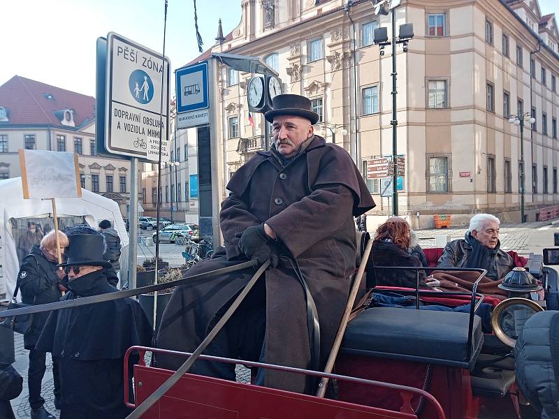 Fiakristé a jejich sympatizanti demonstrovali ve čtvrtek 27. ledna před sídlem magistrátu.