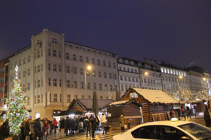 Vánoční trh na Václavském náměstí.