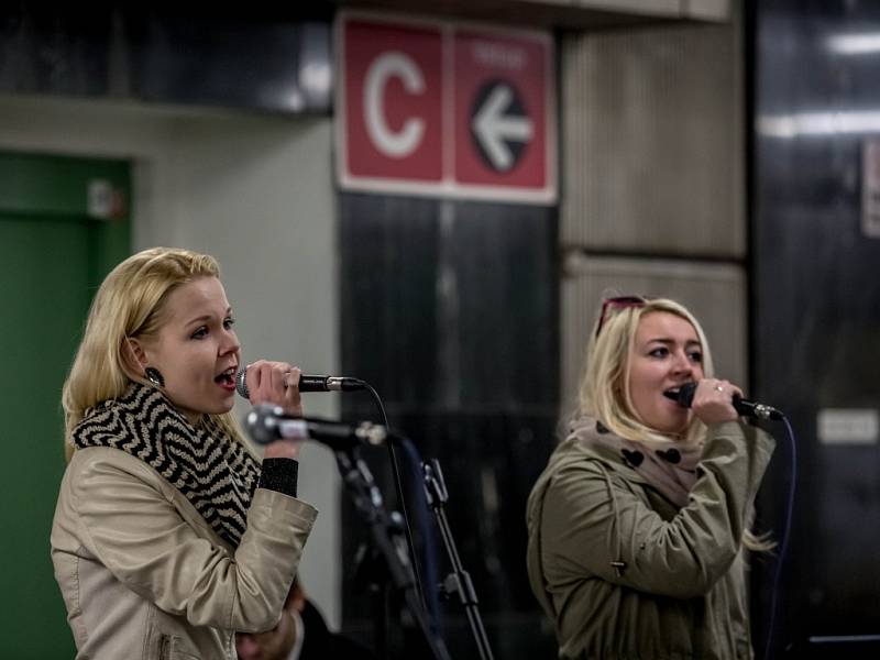 Pátý ročník akce Nalaďte se v metru, který pořádá Dopravní podnik hlavního města Prahy, se uskutečnil ve čtvrtek 28. dubna 2016 v několika vestibulech pražského metra.