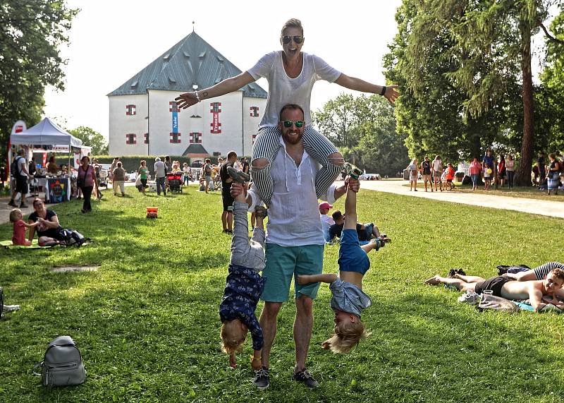 Největší český rodinný festival Kašpárkohraní oslavil 10. narozeniny v Oboře Hvězda.