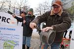 Před ministerstvem zdravotnictví na Palackého náměstí se 22. prosince konala demonstrace proti hluku.