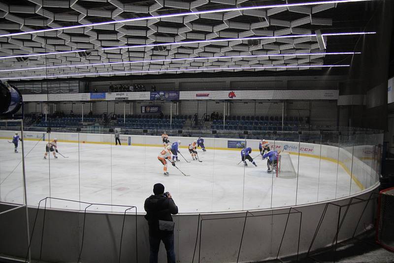 Hokejisté Králova Dvora porazili v derby Žebrák 2:1.