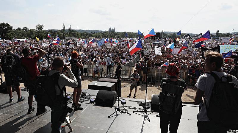 Demonstrace na Letné 23.června.