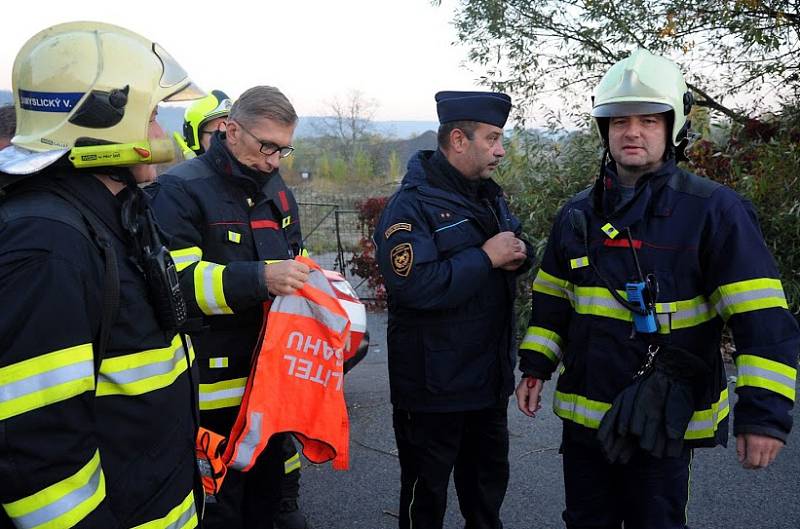 Hasiči zasahovali u vyteklého výživového koncentrátu na Strakonické ulici v Lahovicích,