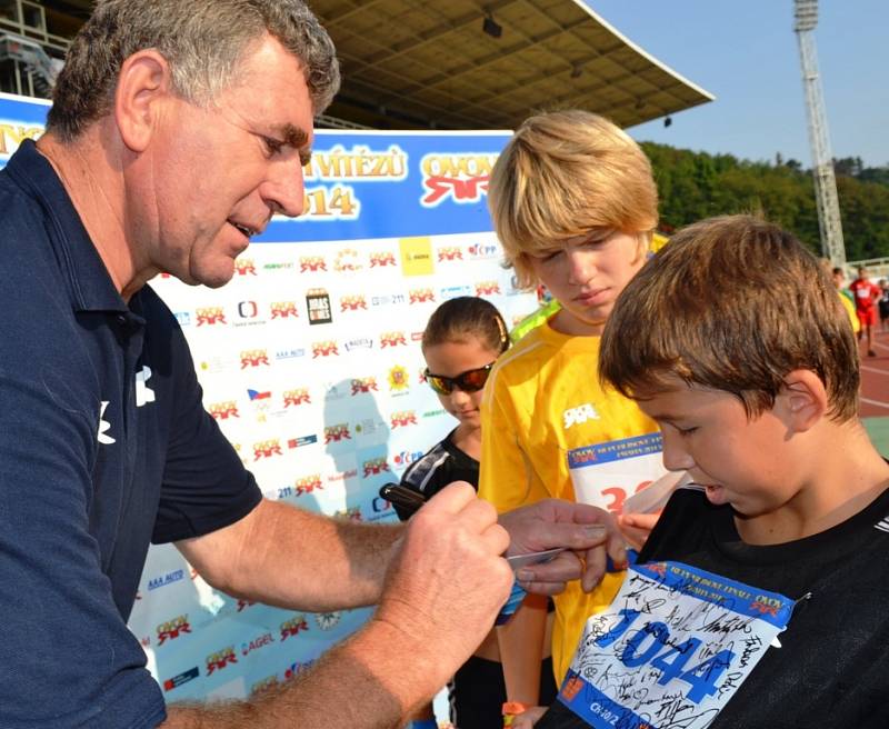 Nové foto ze sobotního dění na pražské Julisce, kde se koná druhý den finále celostátní sportovní soutěže OVOV (Odznak Všestrannosti Olympijských Vítězů)