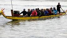 Svatojánské Navalis 2012 se konalo v úterý 15. května v okolí Karlova mostu. Regata historických a dračích lodí. 