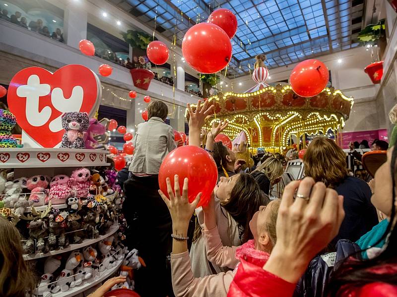 Hamleys otevřel v Praze největší hračkářství ve střední Evropě.