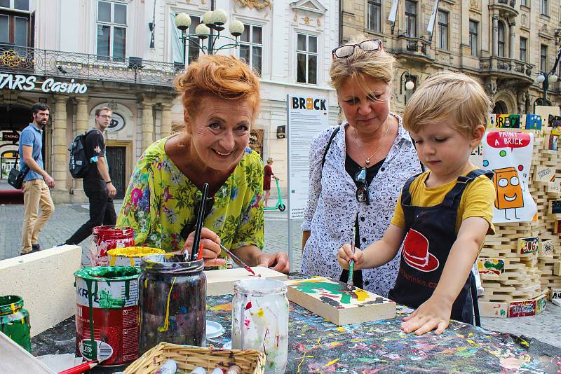 Akce Cihla, která podporuje zapojení lidí s mentálním postižením do běžného života.