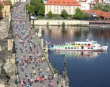 Pražský maratonský závod.