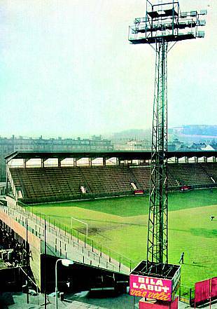 Stadion Ďolíček v Praze Vršovicích. 70. léta.