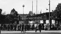 Stadion Ďolíček v Praze Vršovicích. 50. léta.