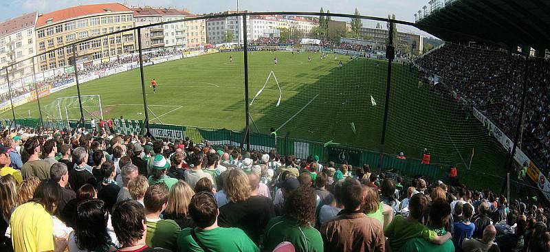 Stadion Ďolíček v Praze Vršovicích.