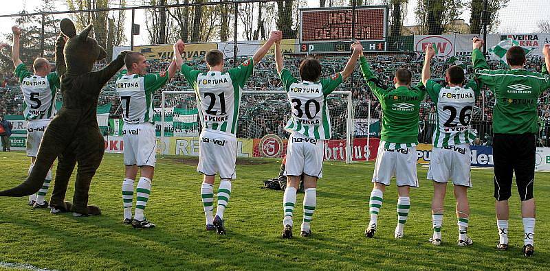 Stadion Ďolíček v Praze Vršovicích.