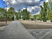 Cyklostezka A1 mezi Stromovkou a ulicí Varhulíkové.