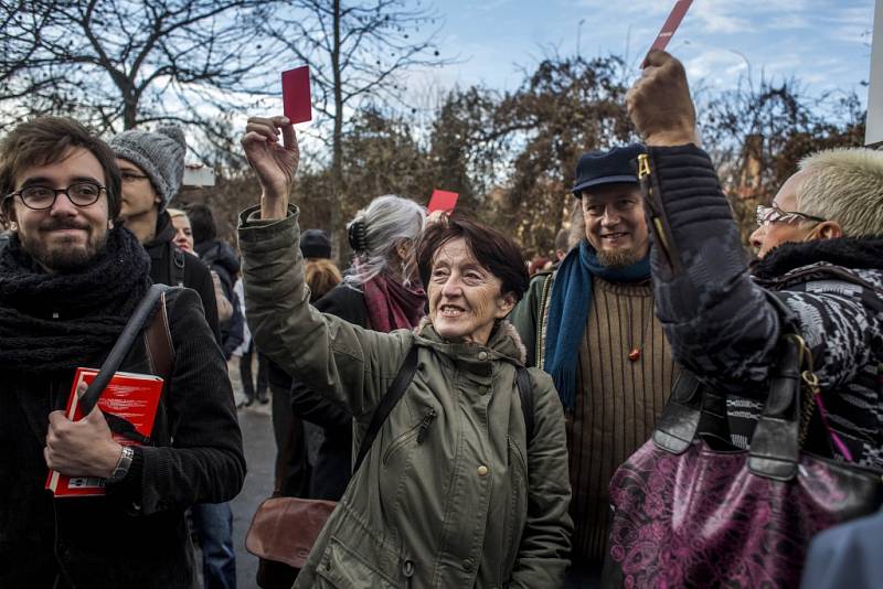 Oslavy 26. výročí Sametové revoluce 17. listopadu na Albertově v Praze.