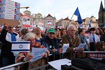 Z veřejného shromáždění na podporu Izraele, nebo Palestiny v Praze