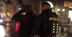 Policie zadržela v centru Prahy dealera drog i jeho zásobovače.