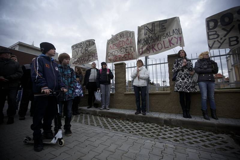 Protest proti palestinské ambasádě 10. ledna v Praze – Suchdole