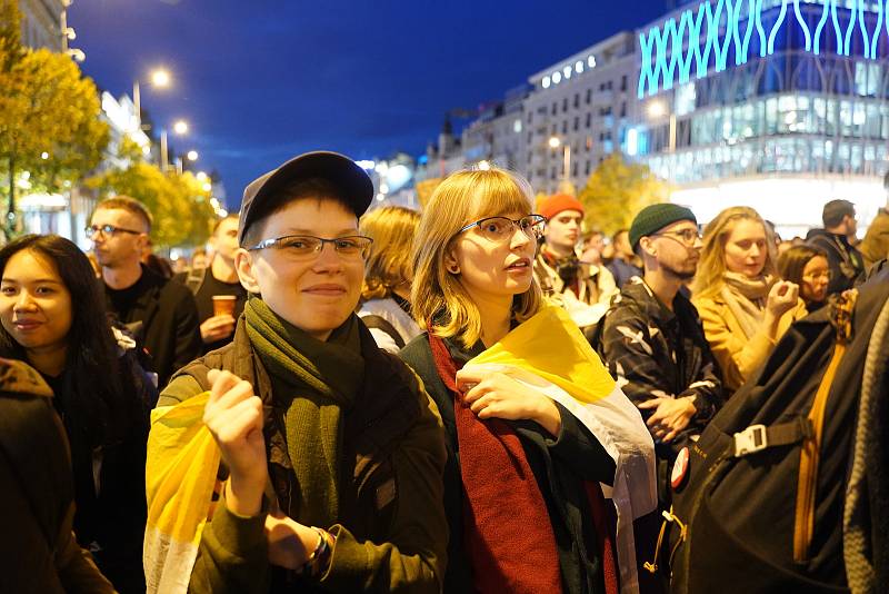 Z demonstrace Společně proti nenávisti k uctění památky obětí střeleckého útoku v Bratislavě