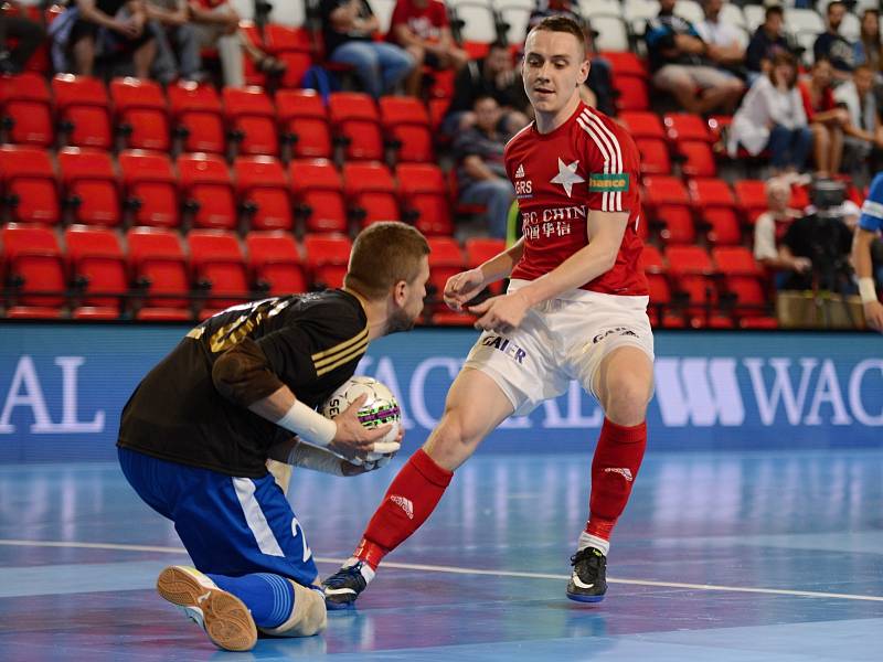 Druhý finálový zápas play off CHANCE futsal ligy vyhrála Slavia doma nad Chrudimí 6:3.