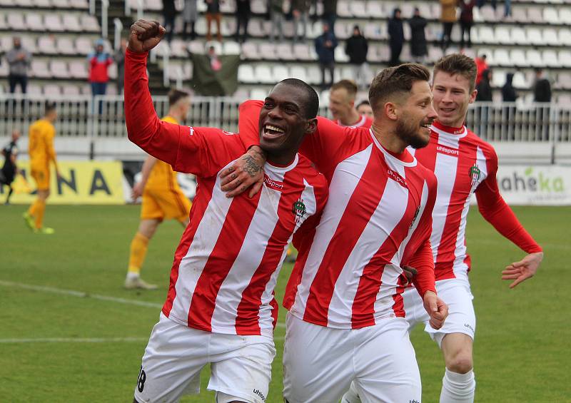 17. kolo FNL: Viktoria Žižkov - Dukla Praha 5:2 (2:2).