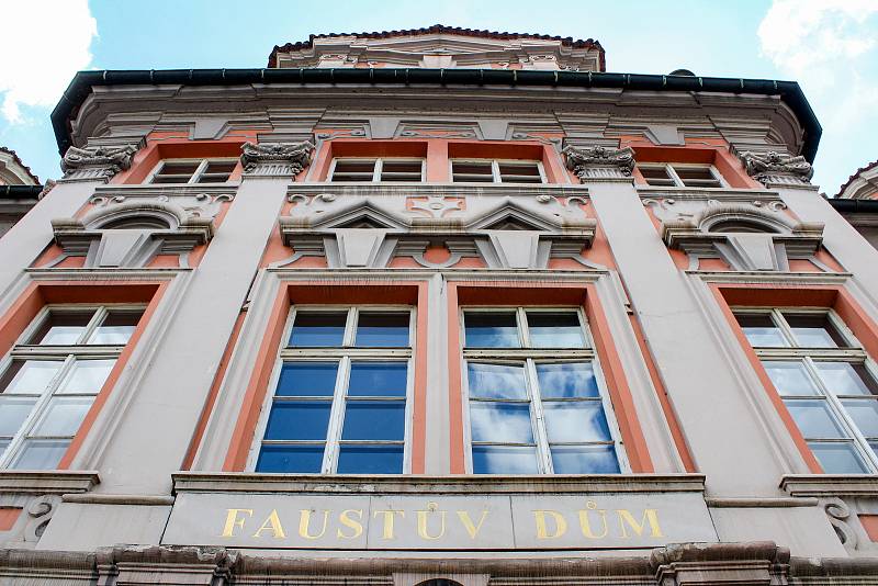 Faustův dům - legenda o Faustovi.