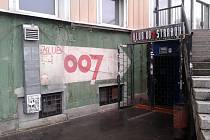 Klub 007 Strahov slaví 50. výročí od založení. Narozeninové koncerty a diskotéky začne punková kapela Visací zámek, která zde v roce 1982 odehrála první koncert.