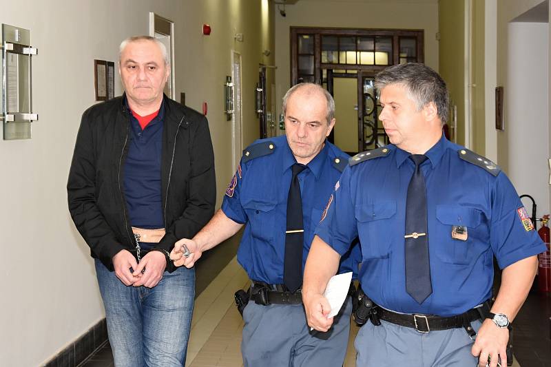 Gruzínec Avtandil Haas (původním jménem Kacačvili) u soudu.