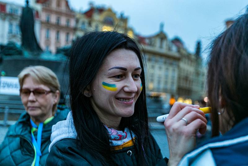 Z demonstrace Křídla pro Ukrajinu #WingsForUkraine, kterou uspořádala platforma Stojíme za Ukrajinou na Staroměstském náměstí v Praze 15. března 2022.