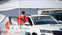 HoppyGo a iniciativa #SKODAAUTOpomaha zajistí s organizací ADRA distribuci lékařských pomůcek, léků a potravin.