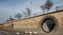 V Praze se otevřely veřejnosti opravené kobky na náplavkách.