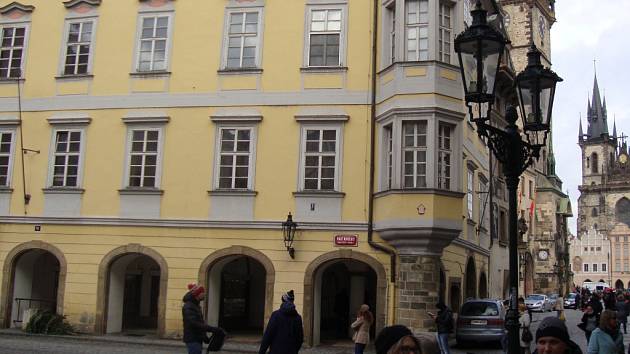 V srdci Prahy byl devět let nevyužit blok radničních domů. Nyní chce budovy hlavní město využít pro zrod centra kultury a kreativity.