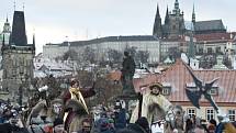 Průvod v čele se třemi králi na velbloudech prošel v den svátku Tří králů centrem Prahy.