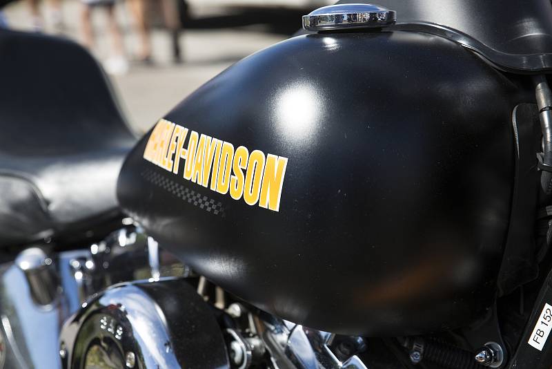 Spanilá jízda Harley Davidson Prahou.